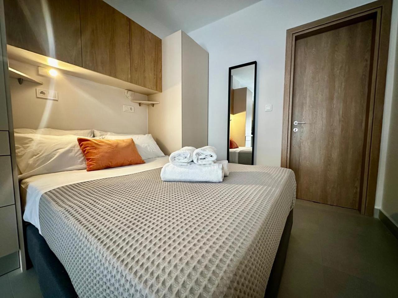 Aparthotel Alki-House Atene Esterno foto